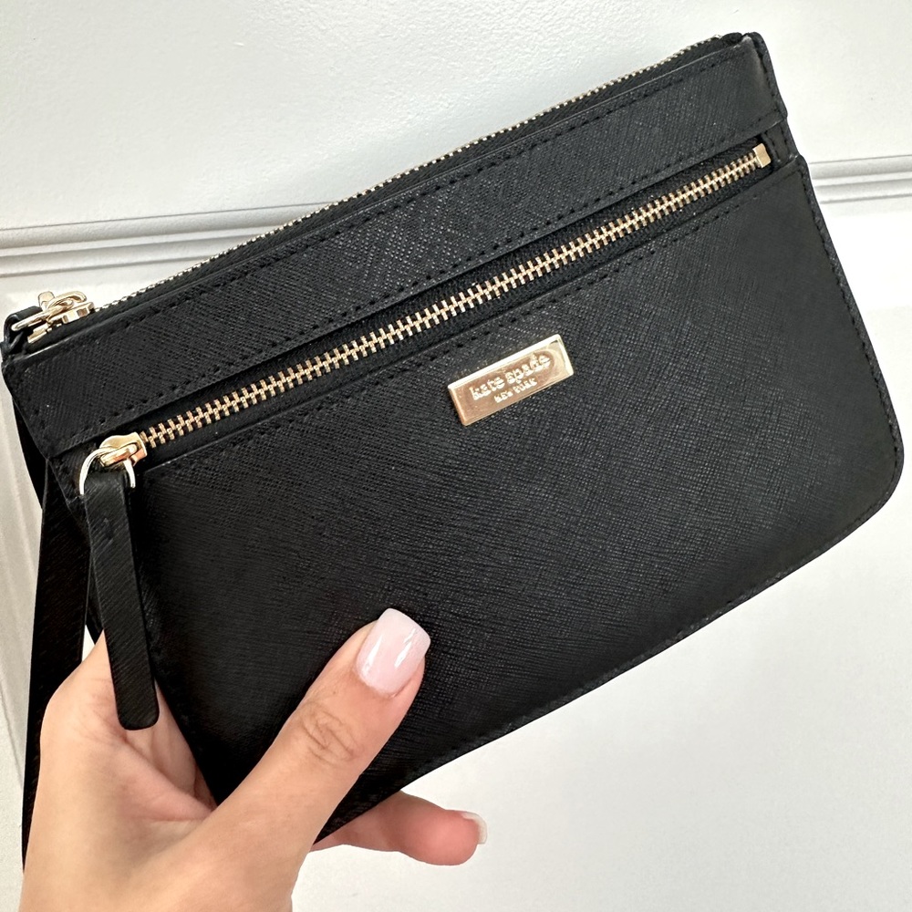Kate Spade - Black Wristlet ♠️